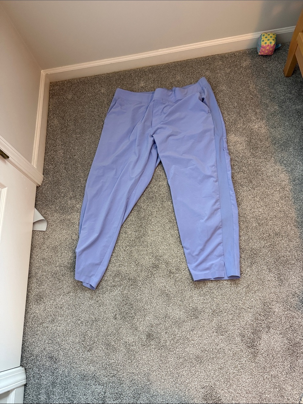 Athleta Lilac Cropped Tapered Performance Pants